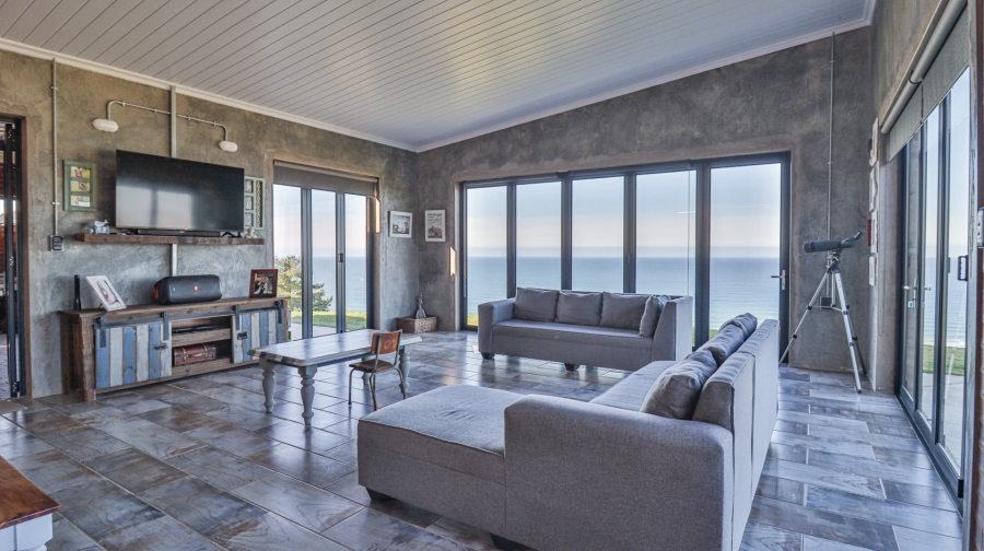 7 Bedroom Property for Sale in Outeniqua Strand Western Cape